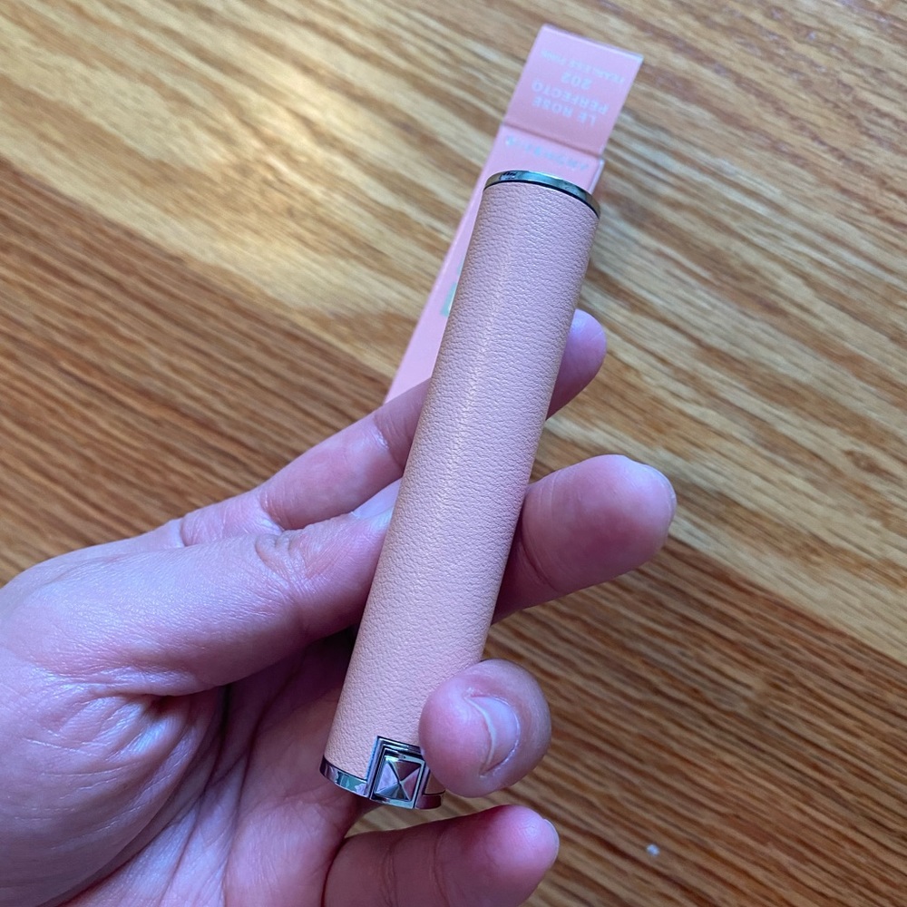 Givenchy - Picture 6 of 7